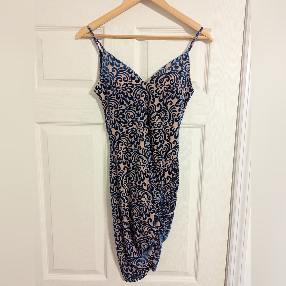 Fashion Nova bodycon strappy dress beige blue velour size small